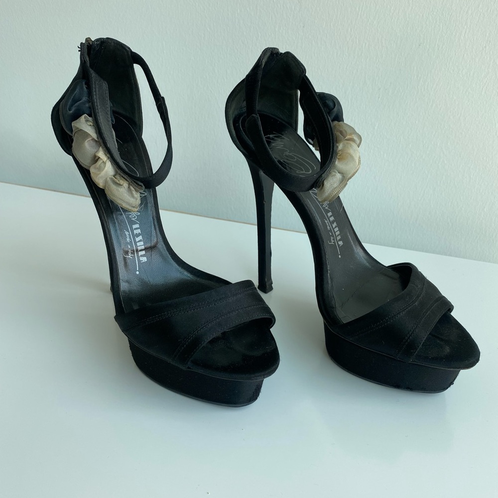 Le Silla Pump Sandals. Gently worn